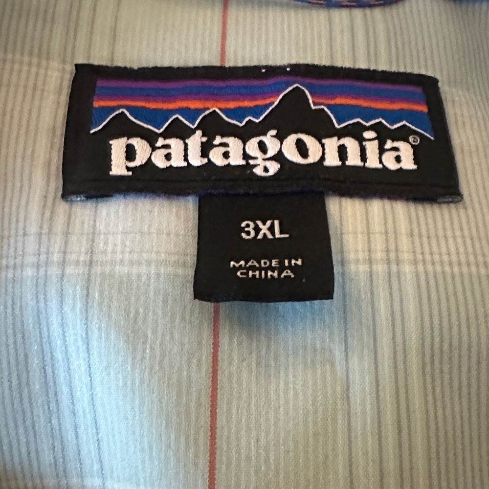 Patagonia Men's Casual Button Down Shirts - Coral and Mint - Picture 6 of 7